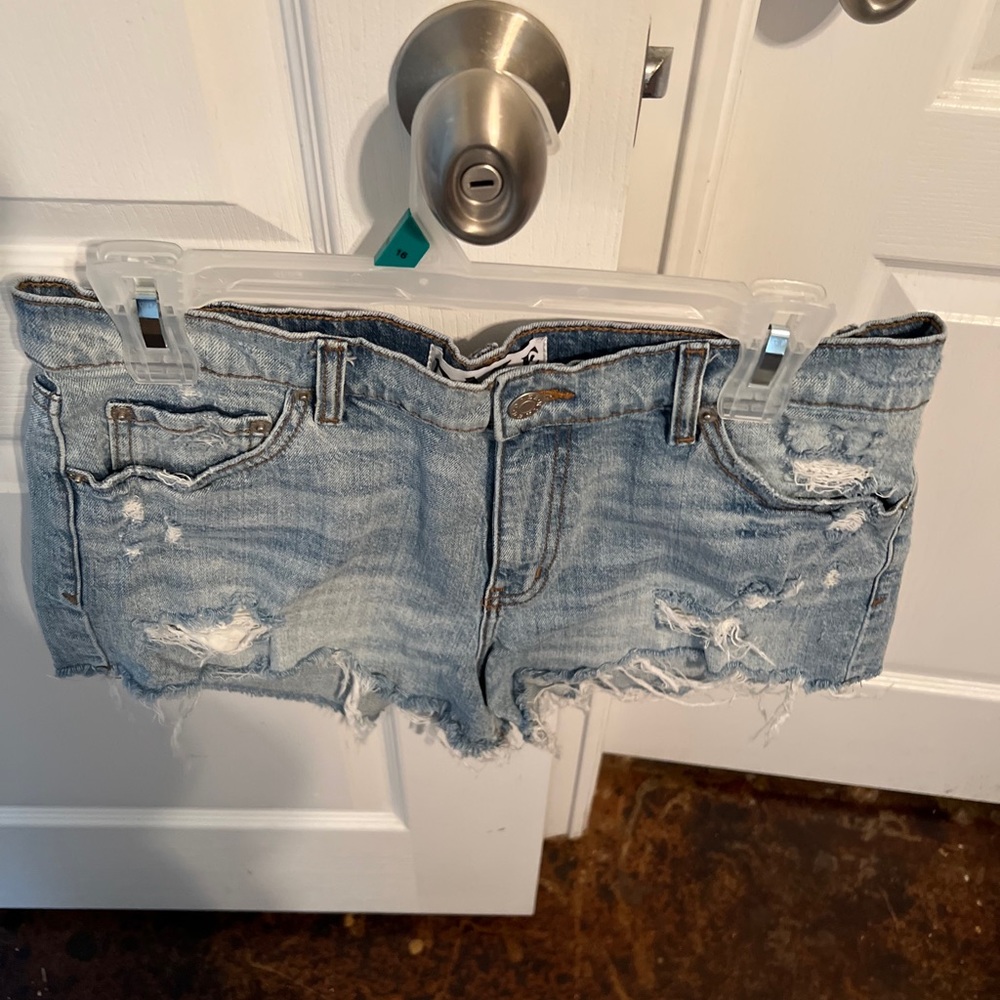 Daze Jean shorts.